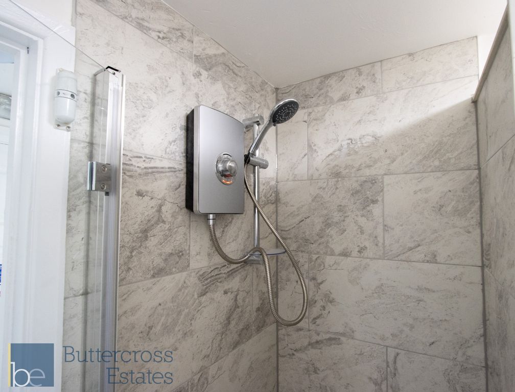 Property photo 3 of 6 Bathroom