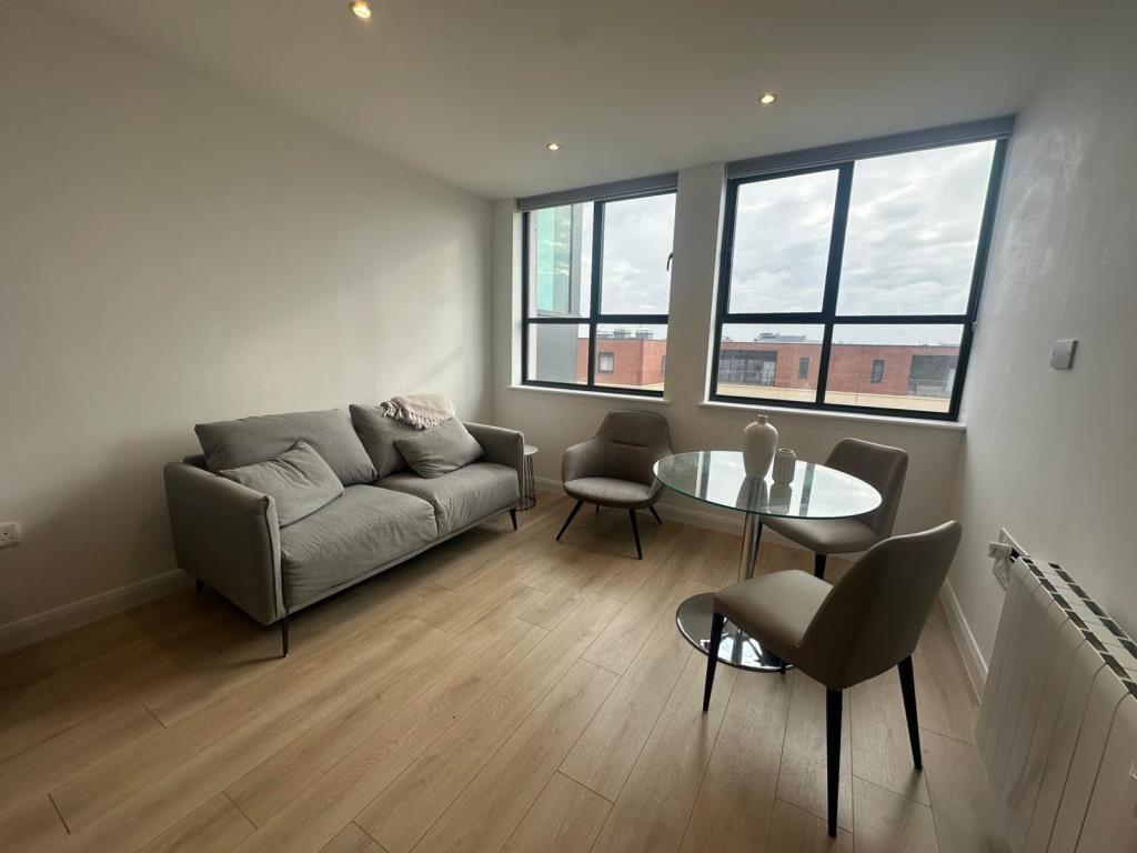 Property photo 3 of 7 Reception