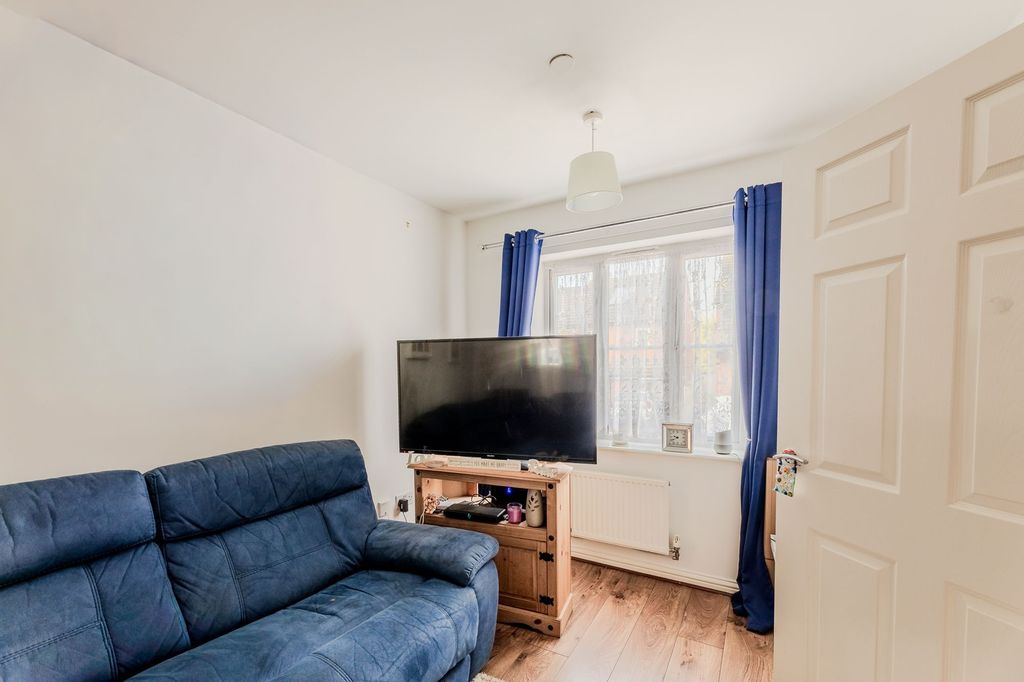 Property photo 2 of 16