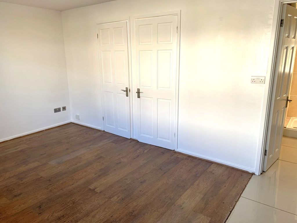 Property photo 3 of 12 Bedroom