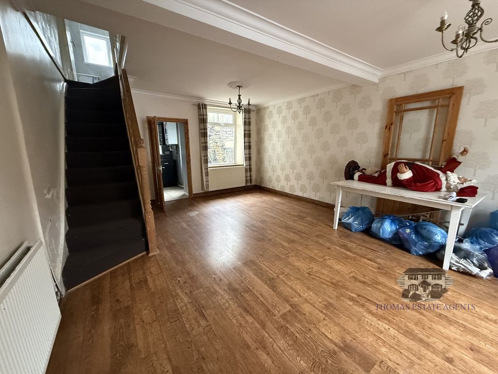 Property photo 2 of 11 Lounge