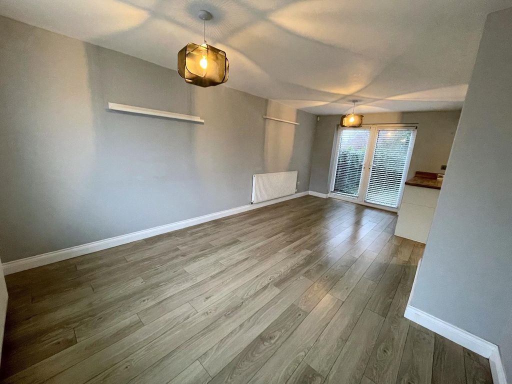 Property photo 2 of 11 Lounge