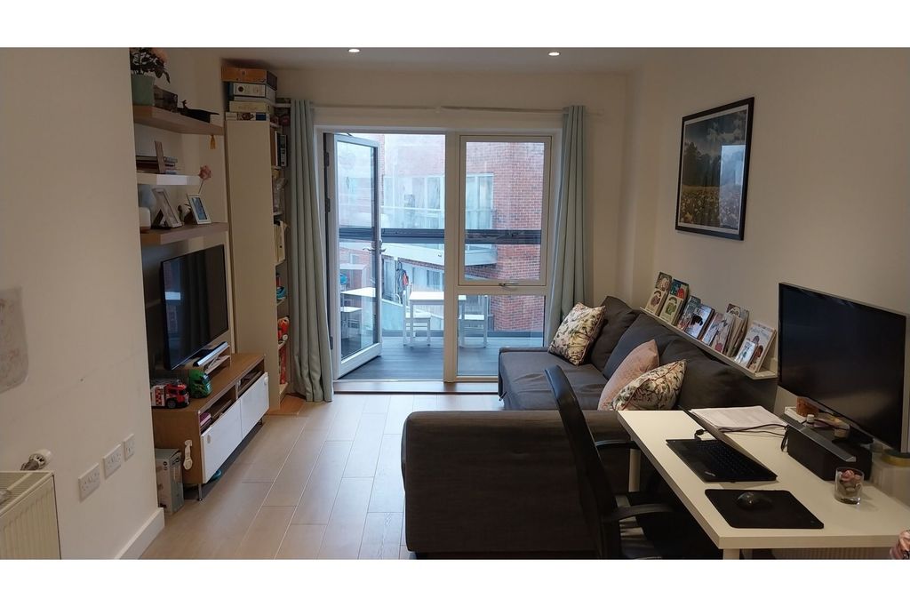 Property photo 2 of 10 Open Plan Living