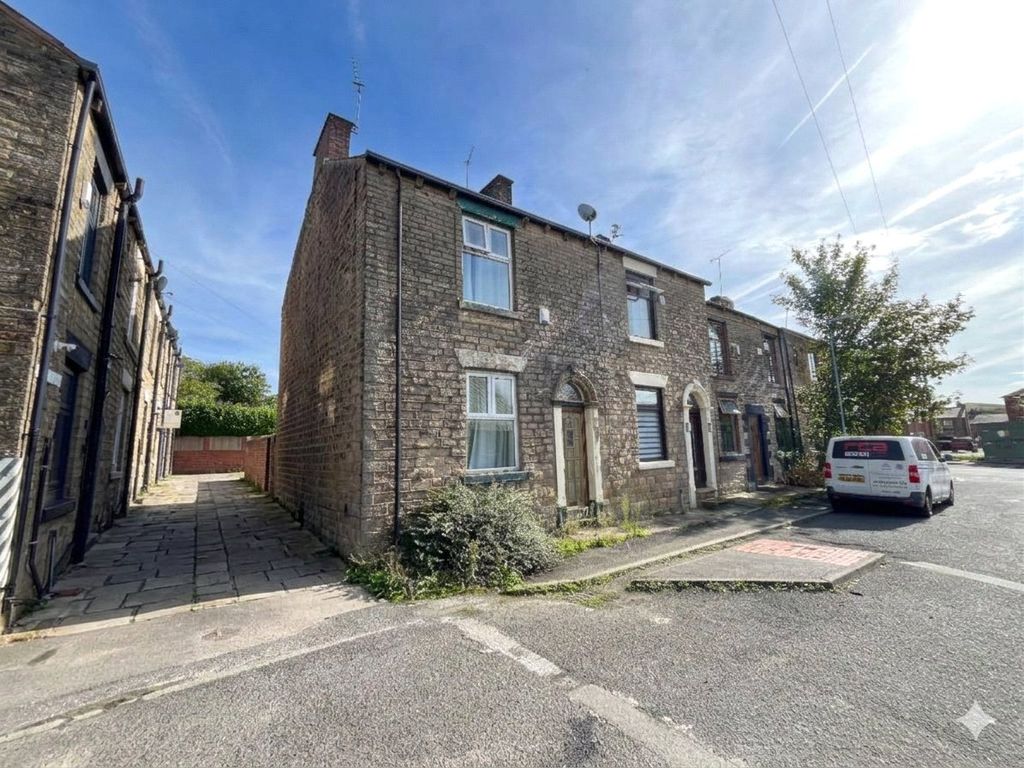 Property photo 1 of 7 External