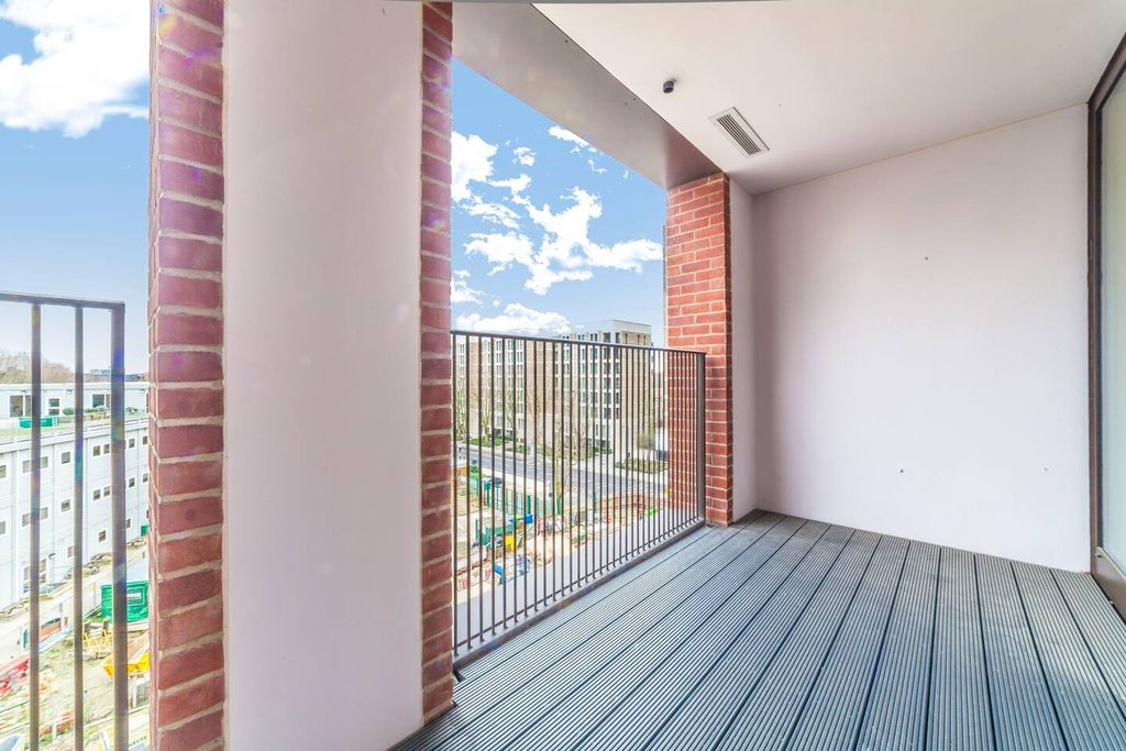 Property photo 2 of 11