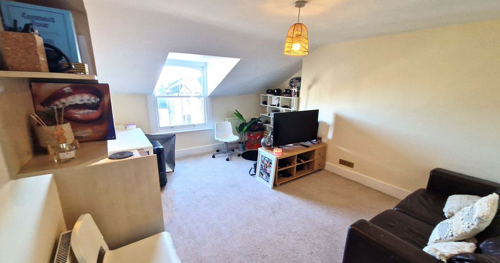 Property photo 3 of 7
