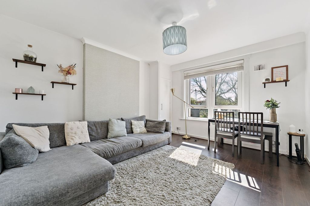 Property photo 2 of 21