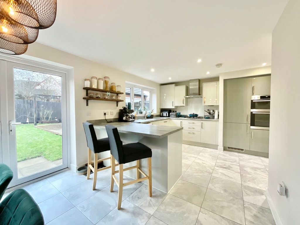 Property photo 2 of 29