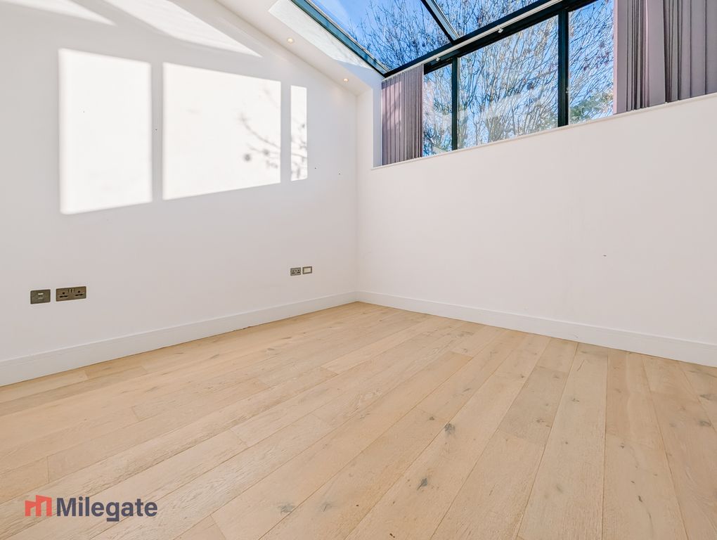 Property photo 2 of 7 Photo 2