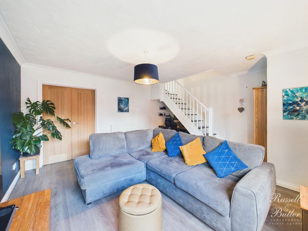 Property photo 2 of 16 Cam02127G0-Pr0386-Still017