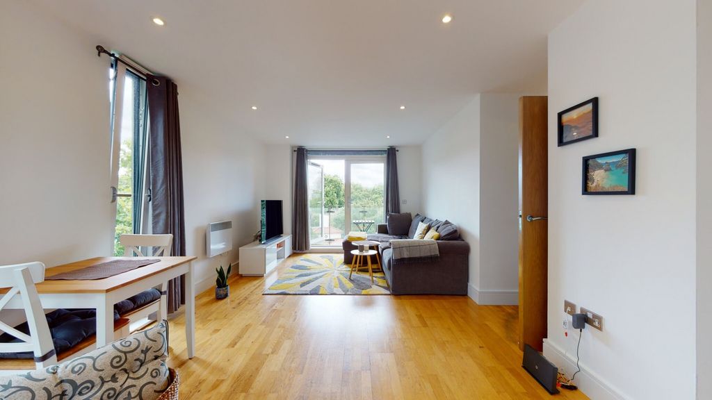 Property photo 1 of 23