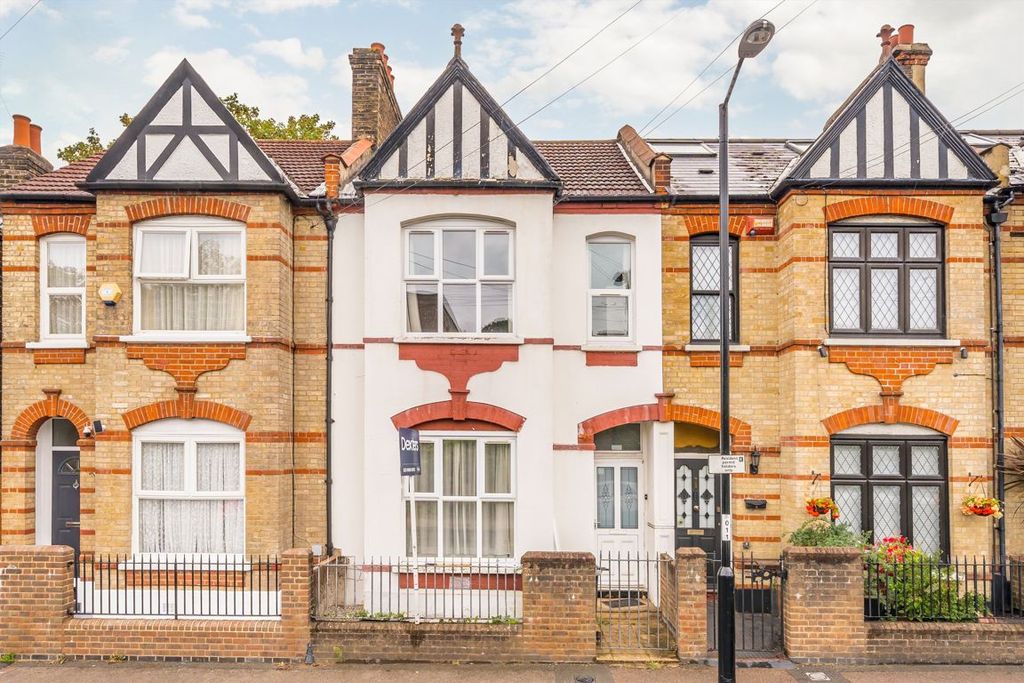 Property photo 1 of 8