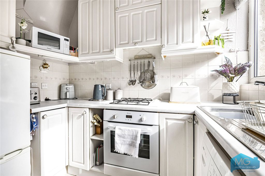 Property photo 3 of 25 Picture No. 11