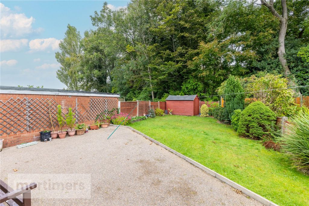 Property photo 3 of 27 Garden