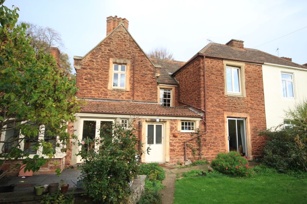 Property photo 2 of 18