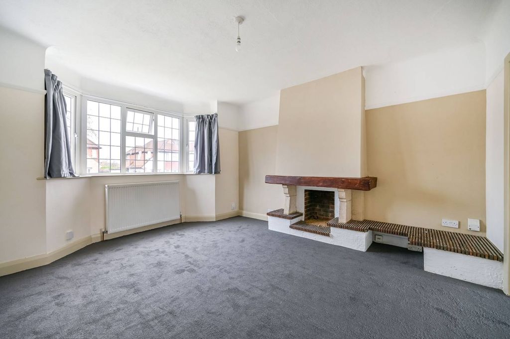 Property photo 2 of 13