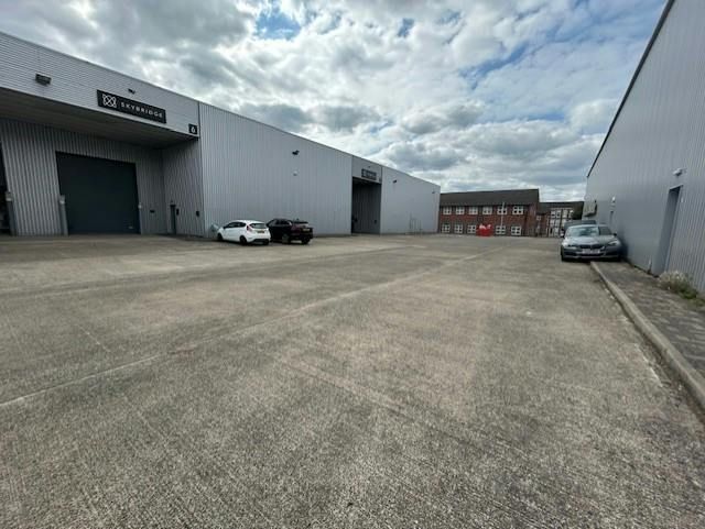 Property photo 2 of 7 V6 Vector Park