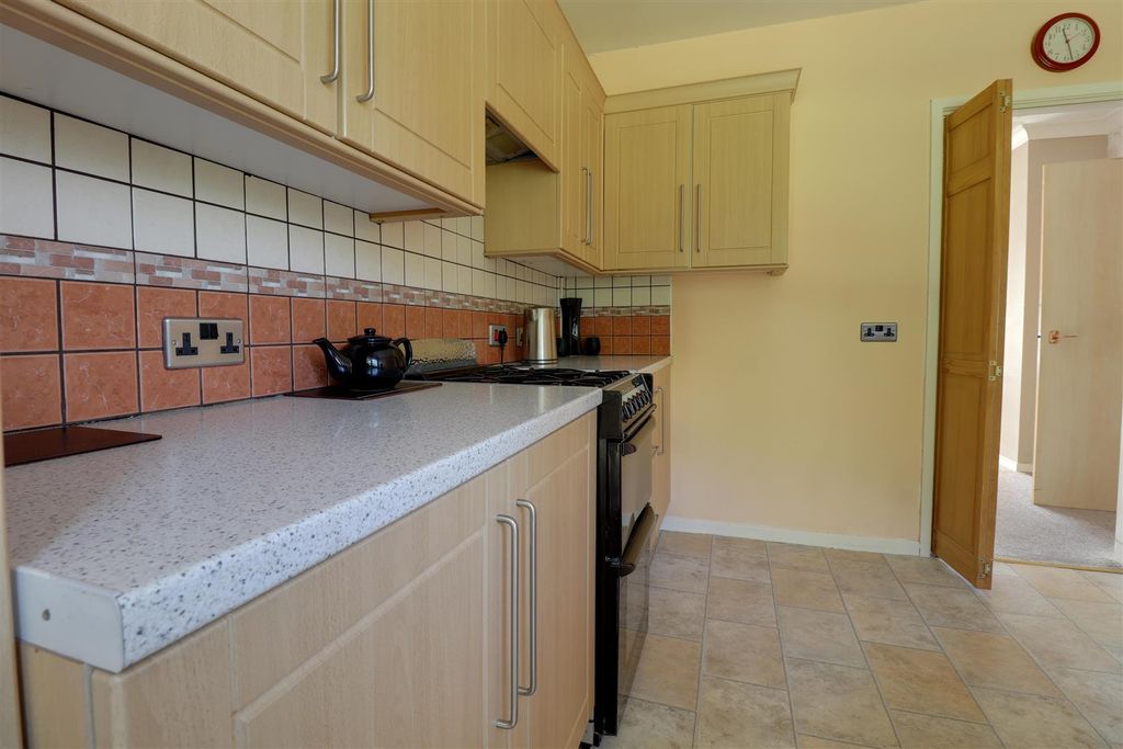 Property photo 3 of 12