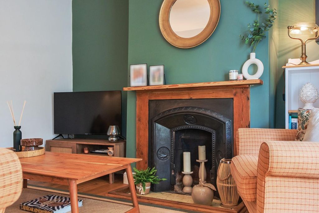 Property photo 3 of 23 Living Room Alt