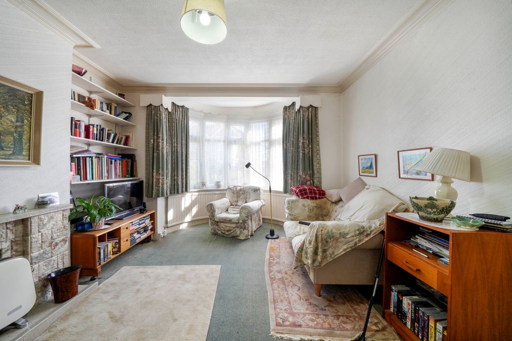 Property photo 3 of 22