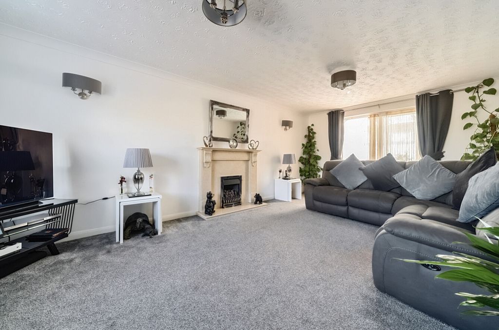 Property photo 3 of 22 1183556 (3)