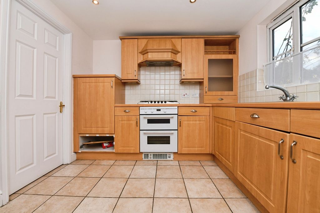 Property photo 3 of 17 Photo