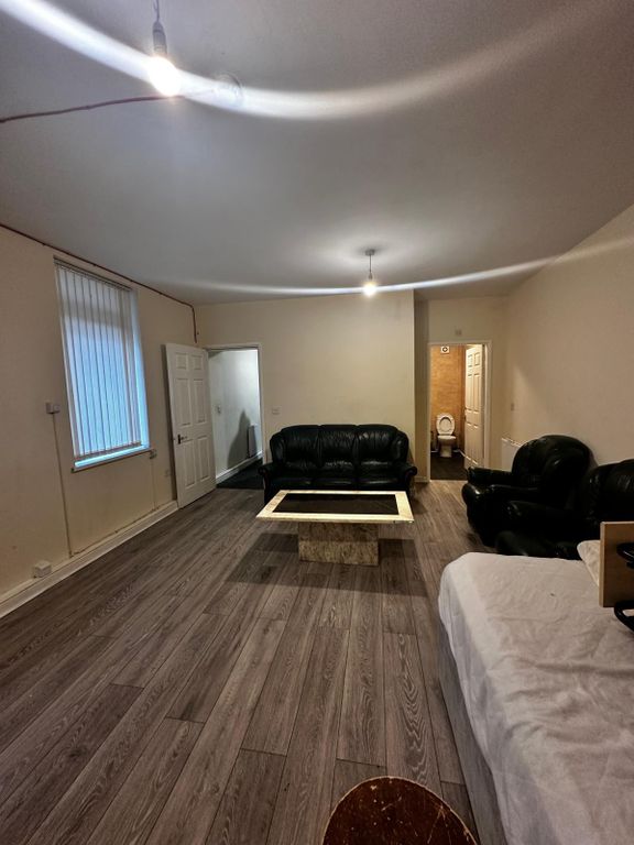 Property photo 1 of 5 Flat 1 Castlereagh