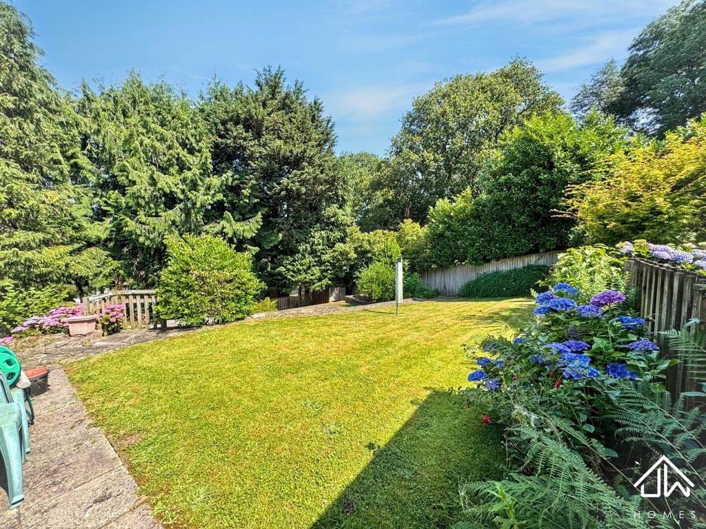 Property photo 3 of 12 Rear Garden 1