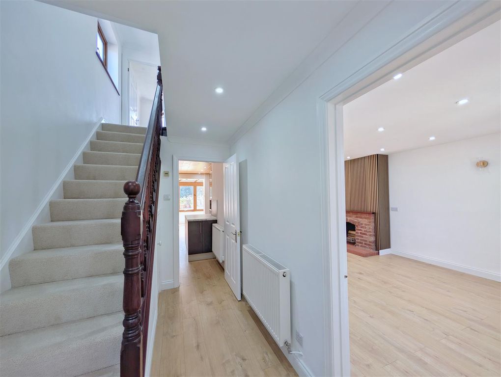 Property photo 2 of 23