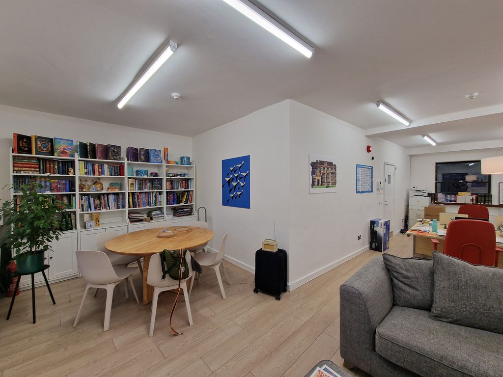 Property photo 1 of 4