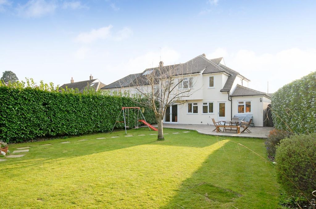 Property photo 2 of 18