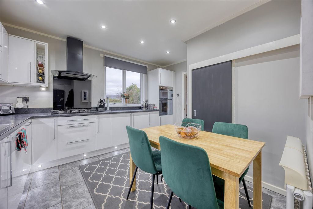 Property photo 3 of 26 4_Alder_Ave_Lenzie_015.Jpeg