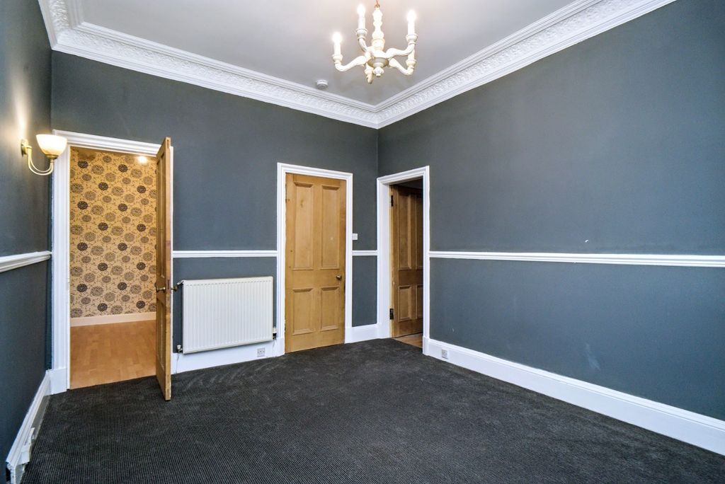 Property photo 3 of 12 4717483