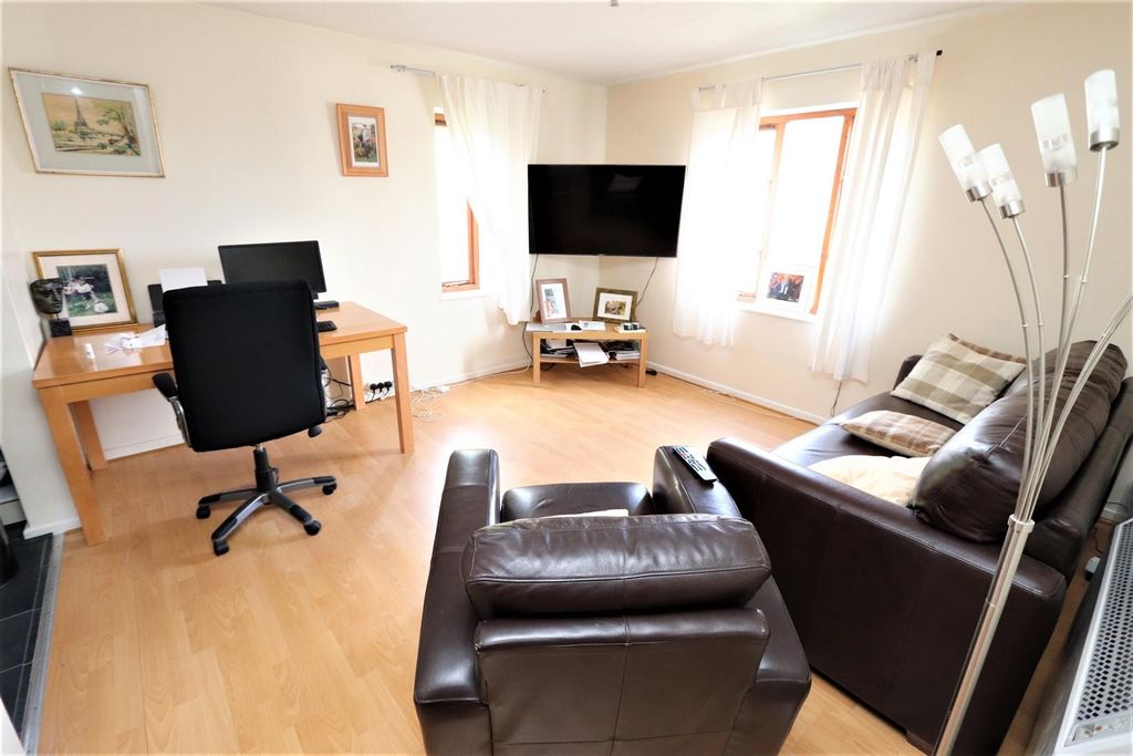Property photo 2 of 5