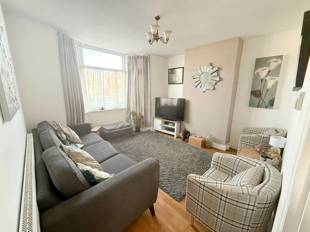 Property photo 3 of 11