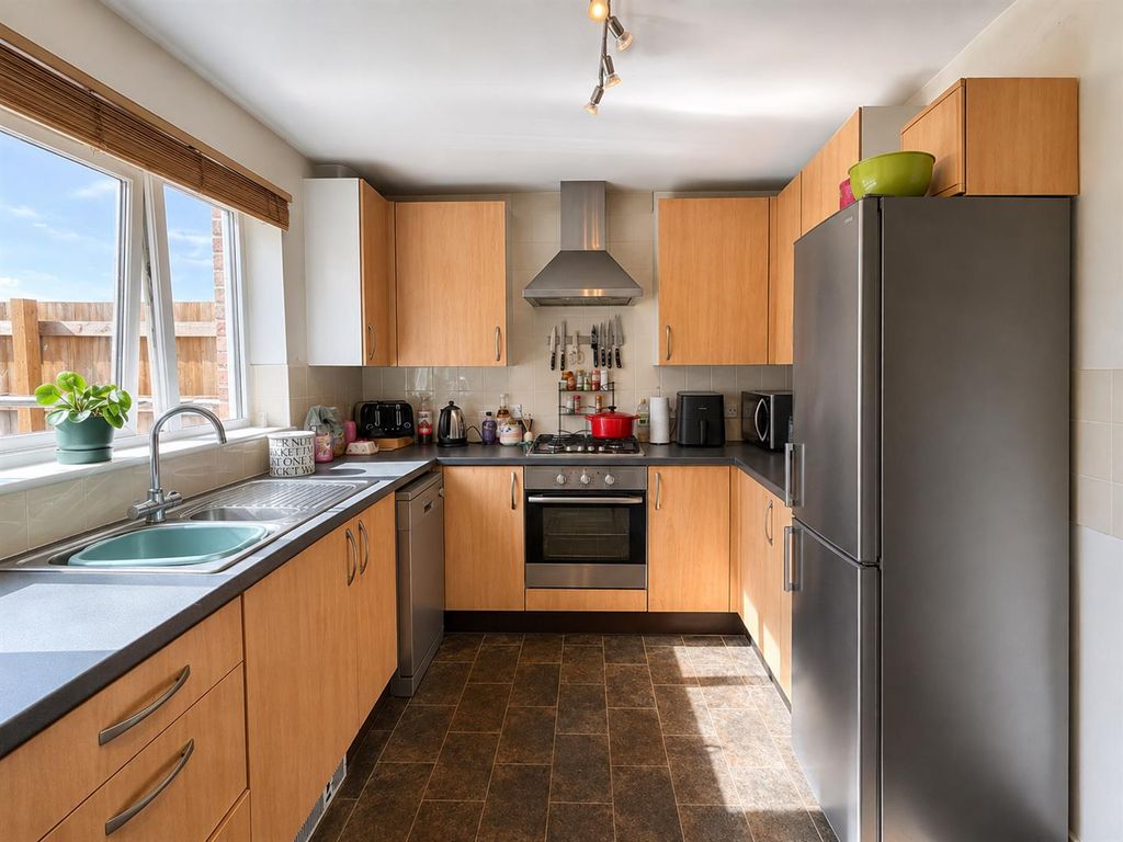 Property photo 2 of 8 Kitchen 1.Png