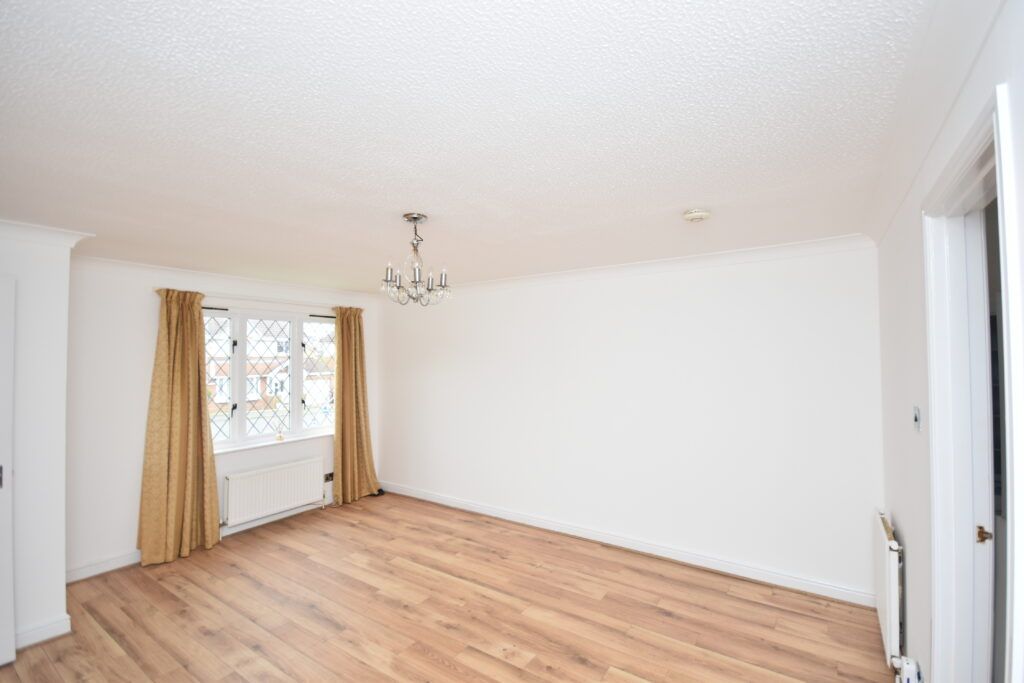 Property photo 3 of 32