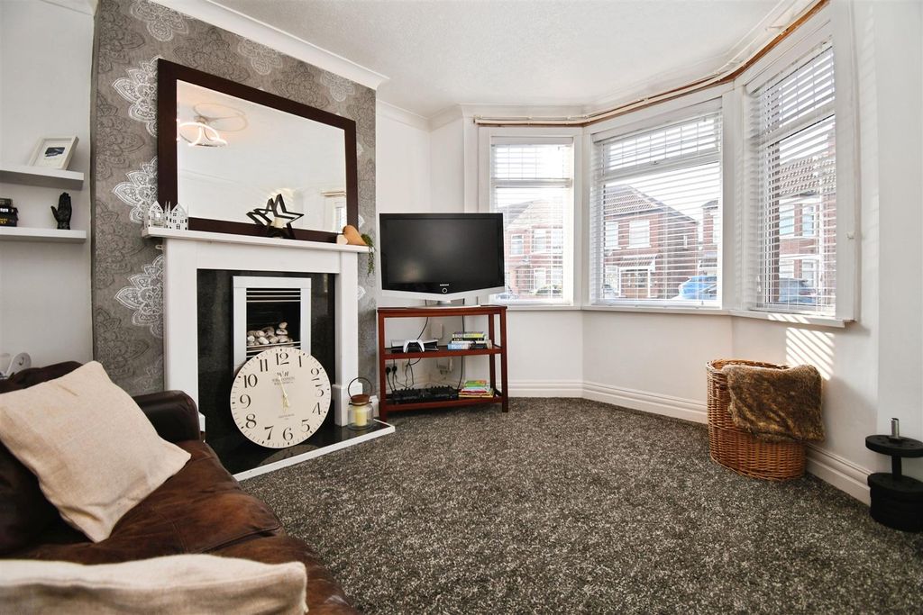 Property photo 2 of 16 45A46252-U 20 2811 29.Jpg