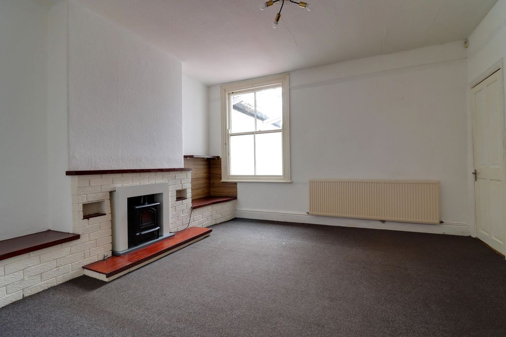 Property photo 3 of 15 Sitting Room