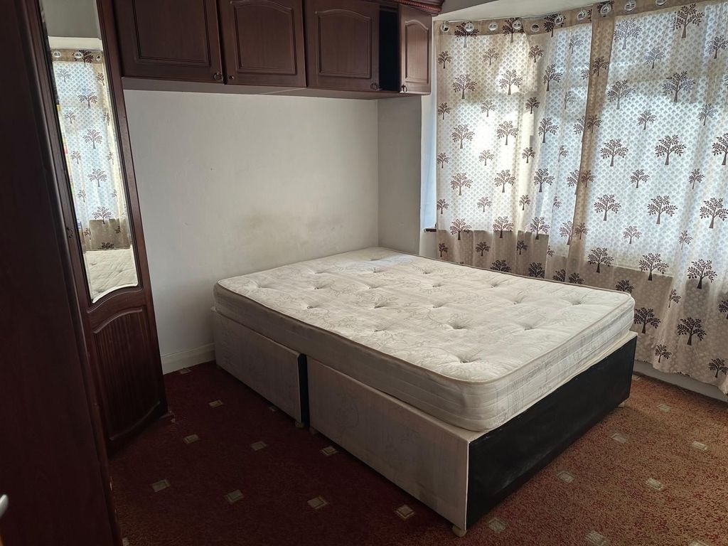 Property photo 1 of 2