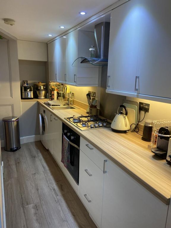 Property photo 2 of 6 Kitchen