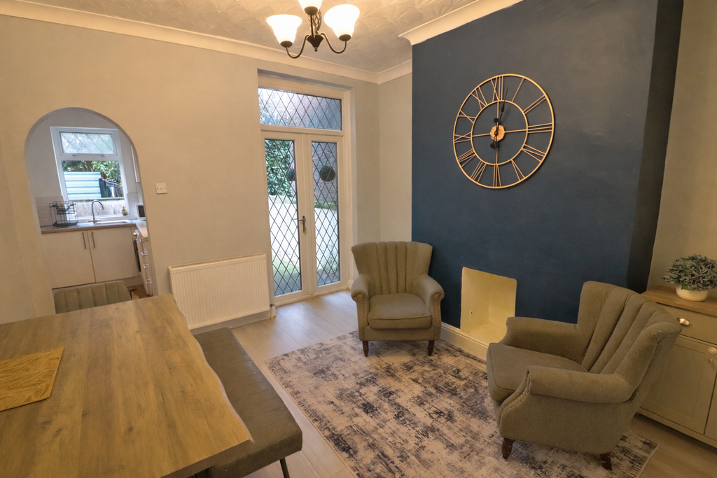 Property photo 3 of 10 Dining Room