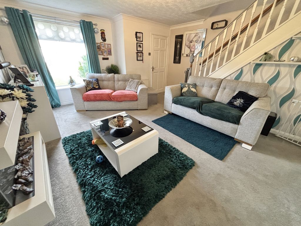 Property photo 2 of 25