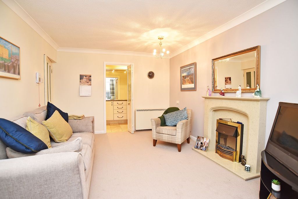 Property photo 2 of 9