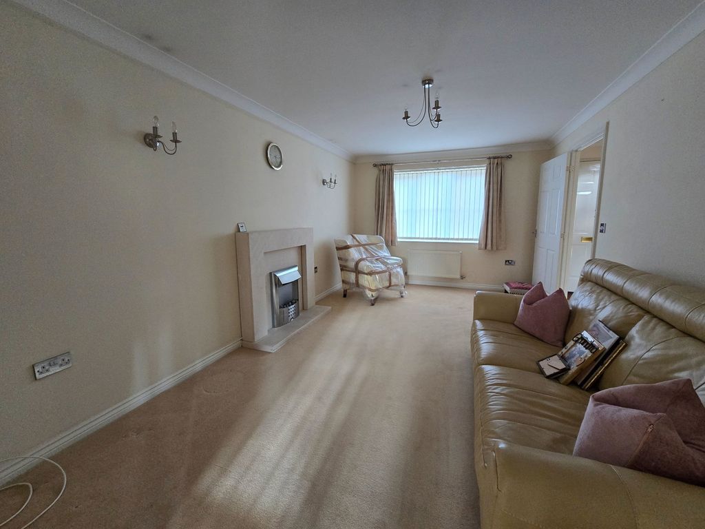 Property photo 3 of 18