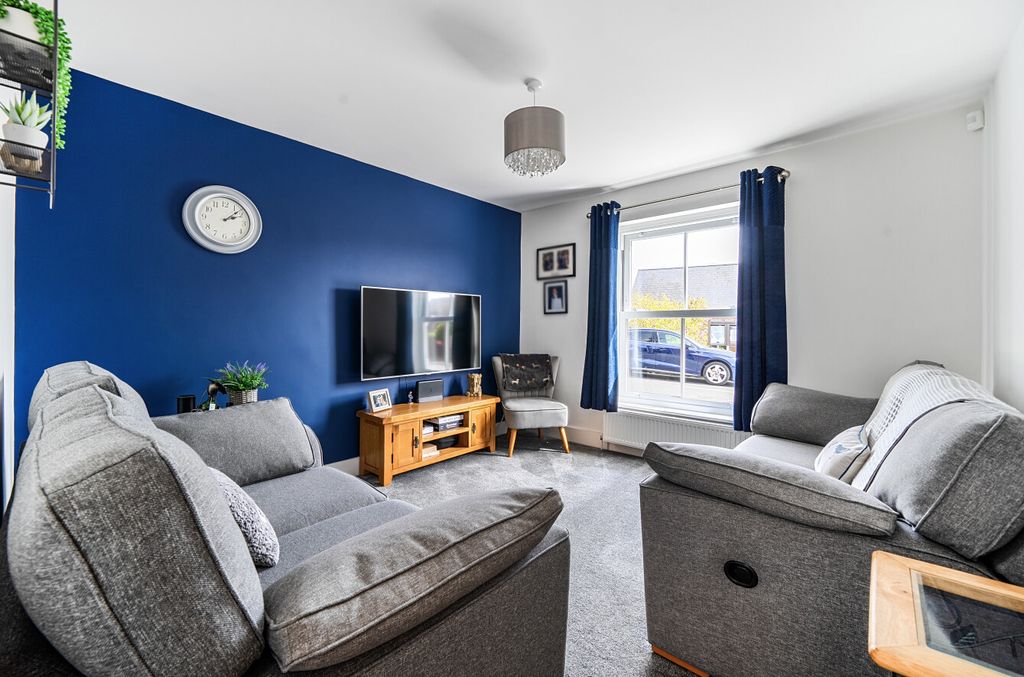 Property photo 3 of 16 1442155-8-69d92B3...