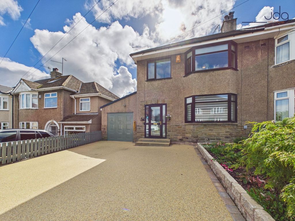 Property photo 1 of 25 Welcome To Yealand Drive!
