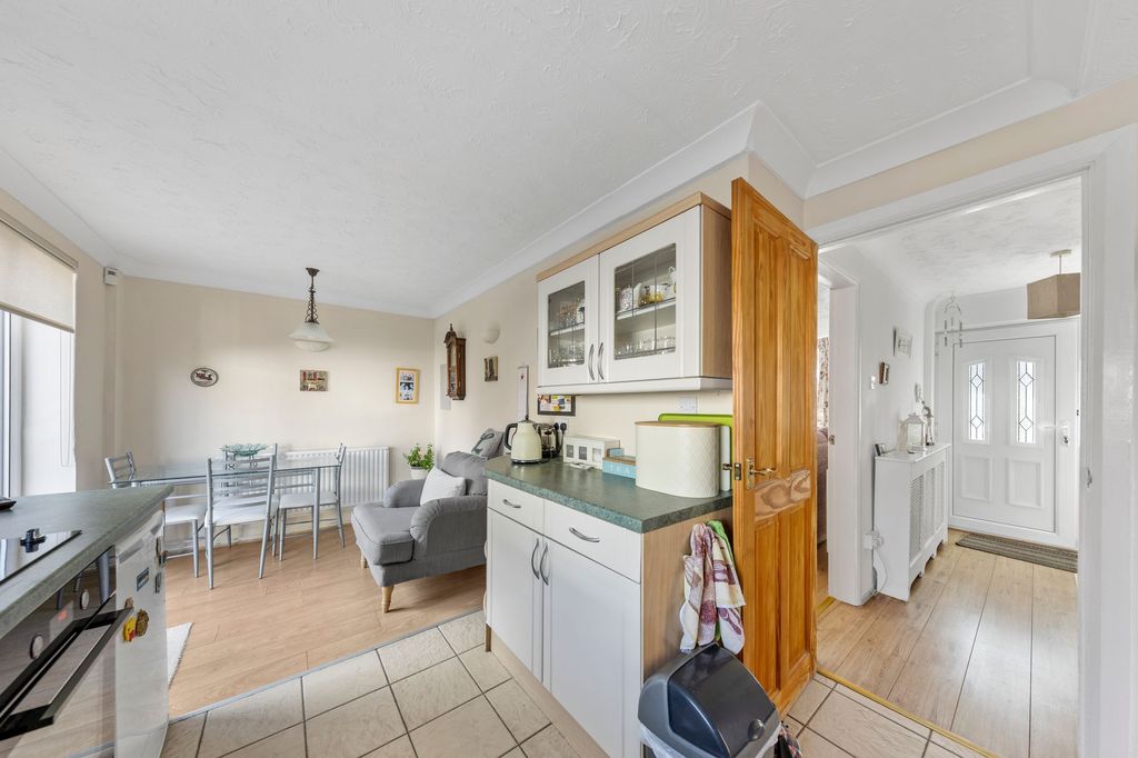 Property photo 3 of 21