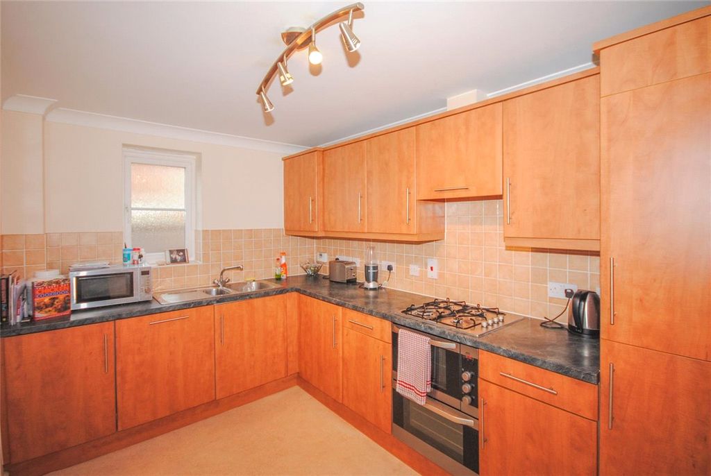Property photo 3 of 7 Kitchen
