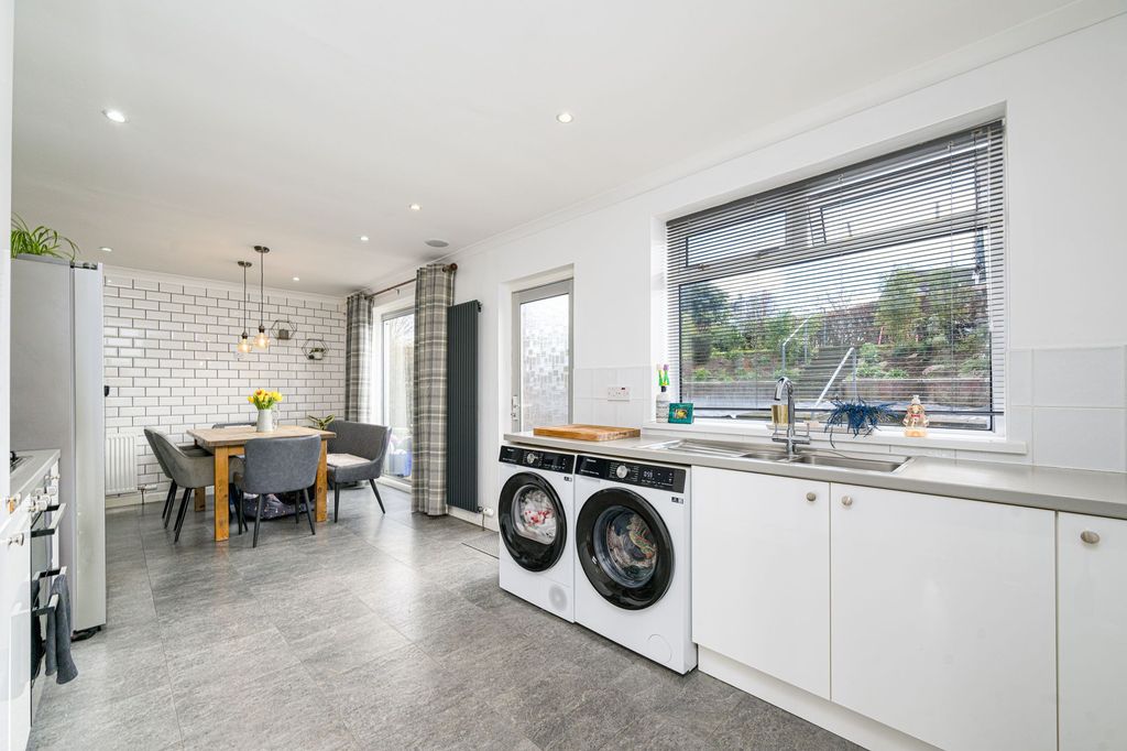 Property photo 2 of 21 Kitchen/Dining